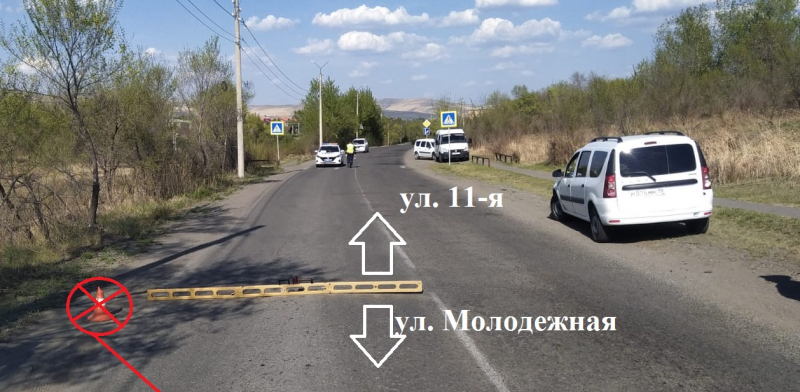 В Абакане продолжается поиск водителя, причастного к ДТП, в котором серьезно травмирована шестилетняя девочка