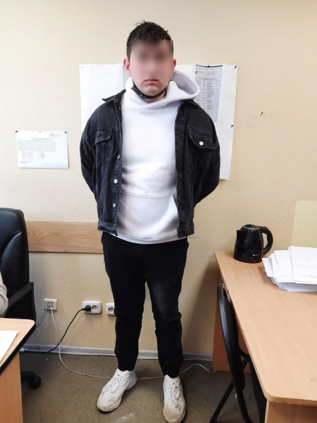 Полицейские Хакасии задержали курьера, принимавшего деньги от пенсионеров, поверивших, что их близкий попал в ДТП