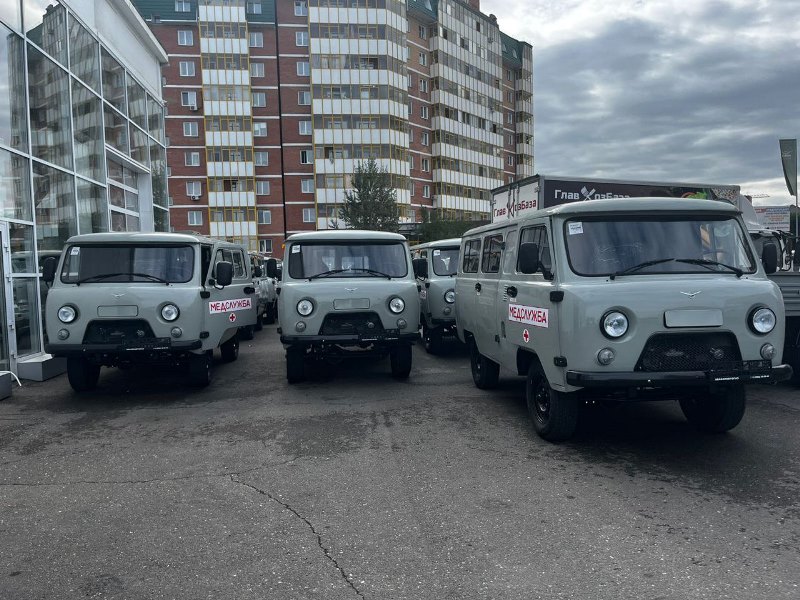 Санитарные автомобили продолжают поступать в медорганизации республики