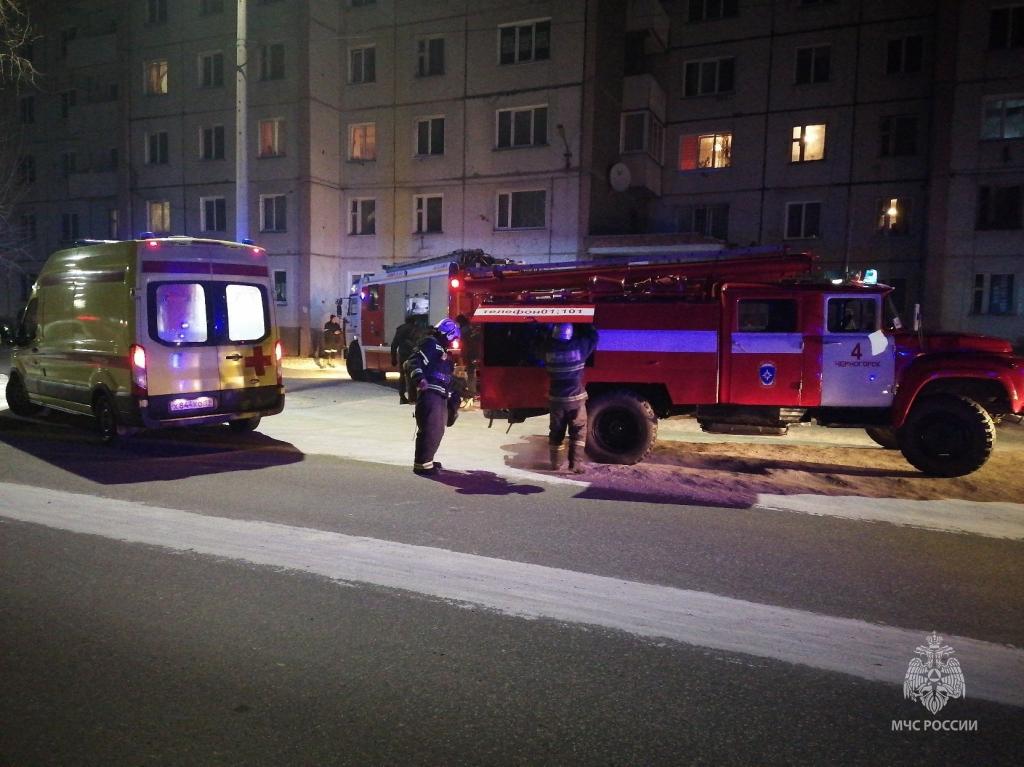 Неосторожное обращение с огнем стало причиной пожаров в бане и общежитии
