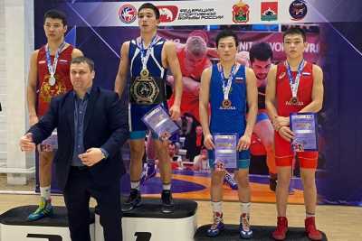 Хакасские борцы показали свое мастерство на первенстве СФО