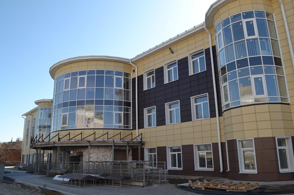 В строящейся детской поликлинике села Аскиз началась чистовая отделка помещений