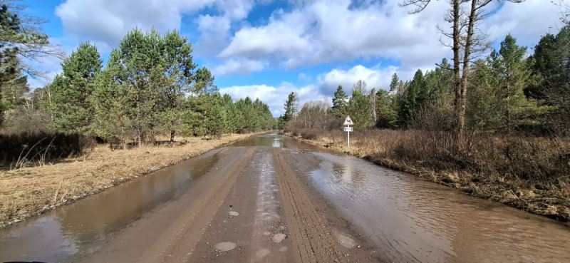 Уровень воды на подтопленном участке дороги Большая Сея – Верх-Таштып снижается