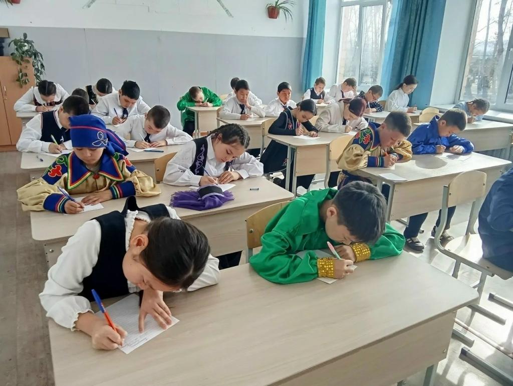 В Хакасии выбрали лучших знатоков хакасского языка среди пятиклассников